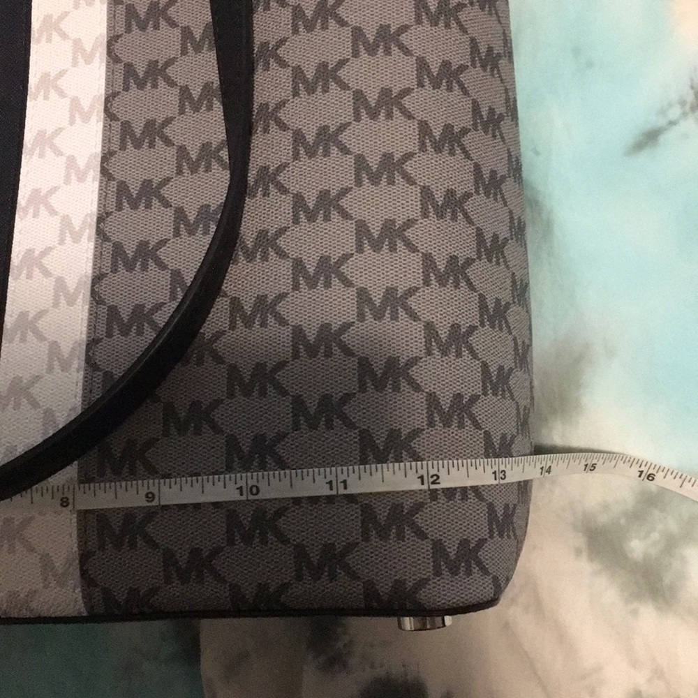 Michael Kors  brand new Morgan tote - Picture 2 of 8